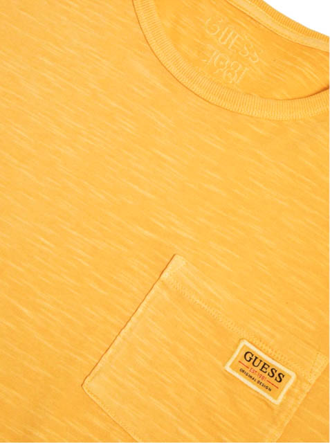 T-shirt gialla uomo con taschino GUESS-1