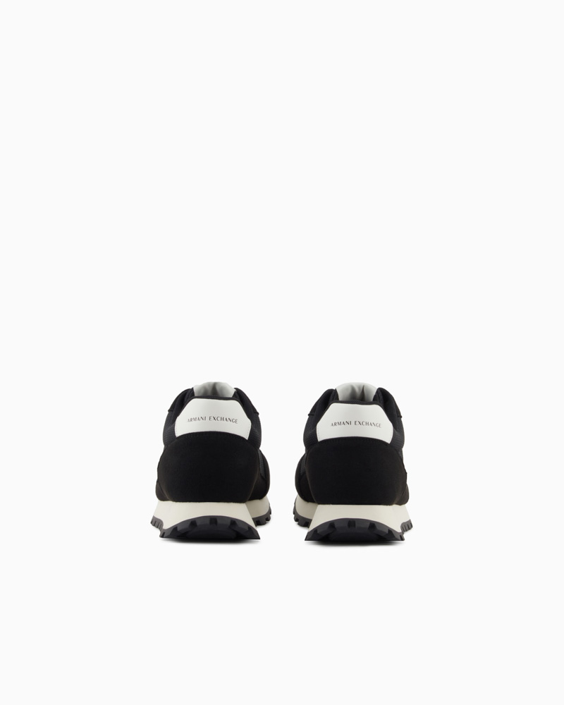 Sneakers nera ARMANI EXCHANGE da uomo con AX laterale bianca-1