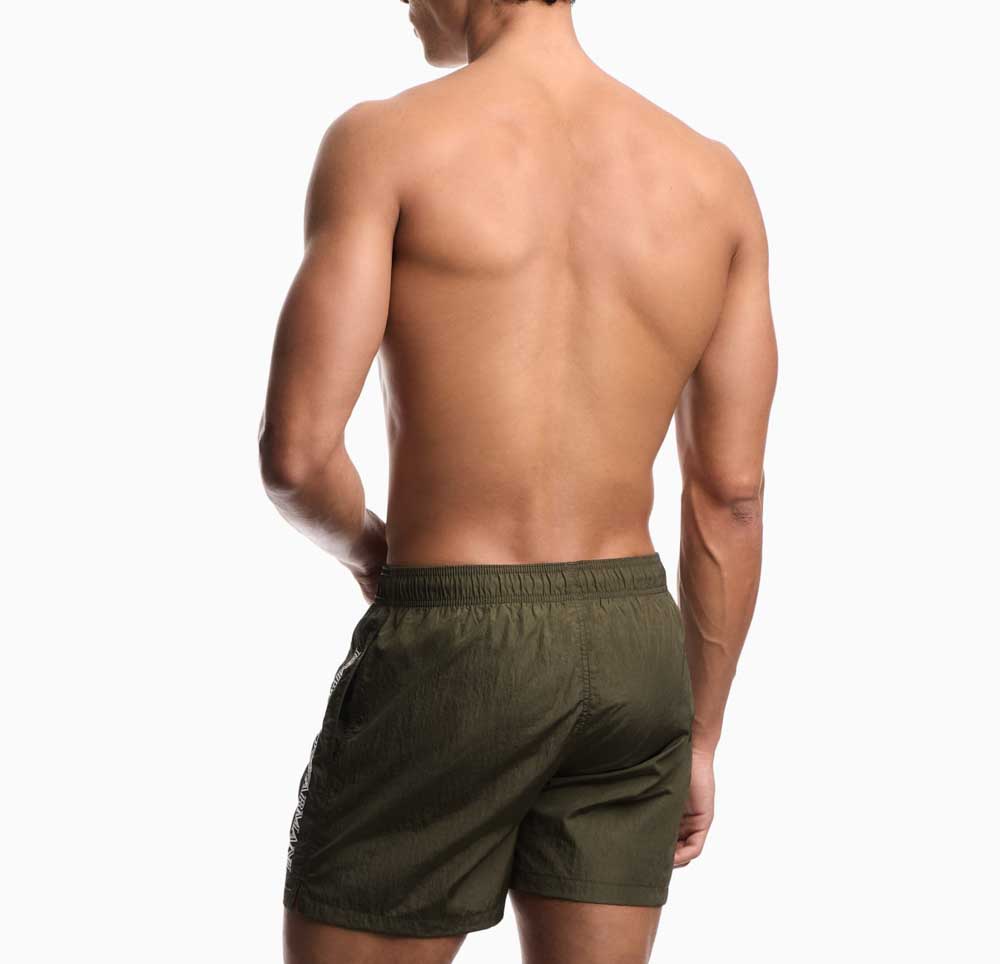 EMPORIO ARMANI boxer verde uomo da mare con scritta laterale a contrasto-1